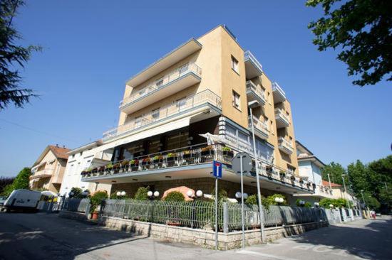 Hotel Luca ริมินี ภายนอก รูปภาพ