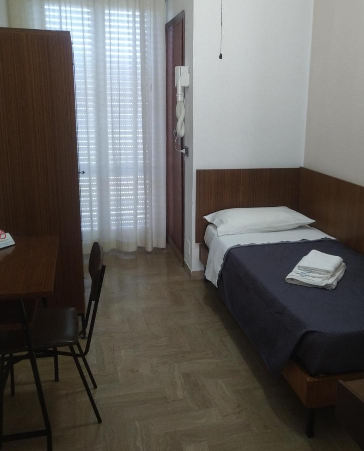 Hotel Luca ริมินี ภายนอก รูปภาพ
