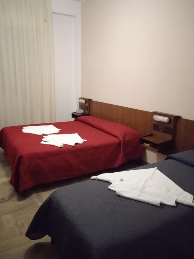 Hotel Luca ริมินี ภายนอก รูปภาพ
