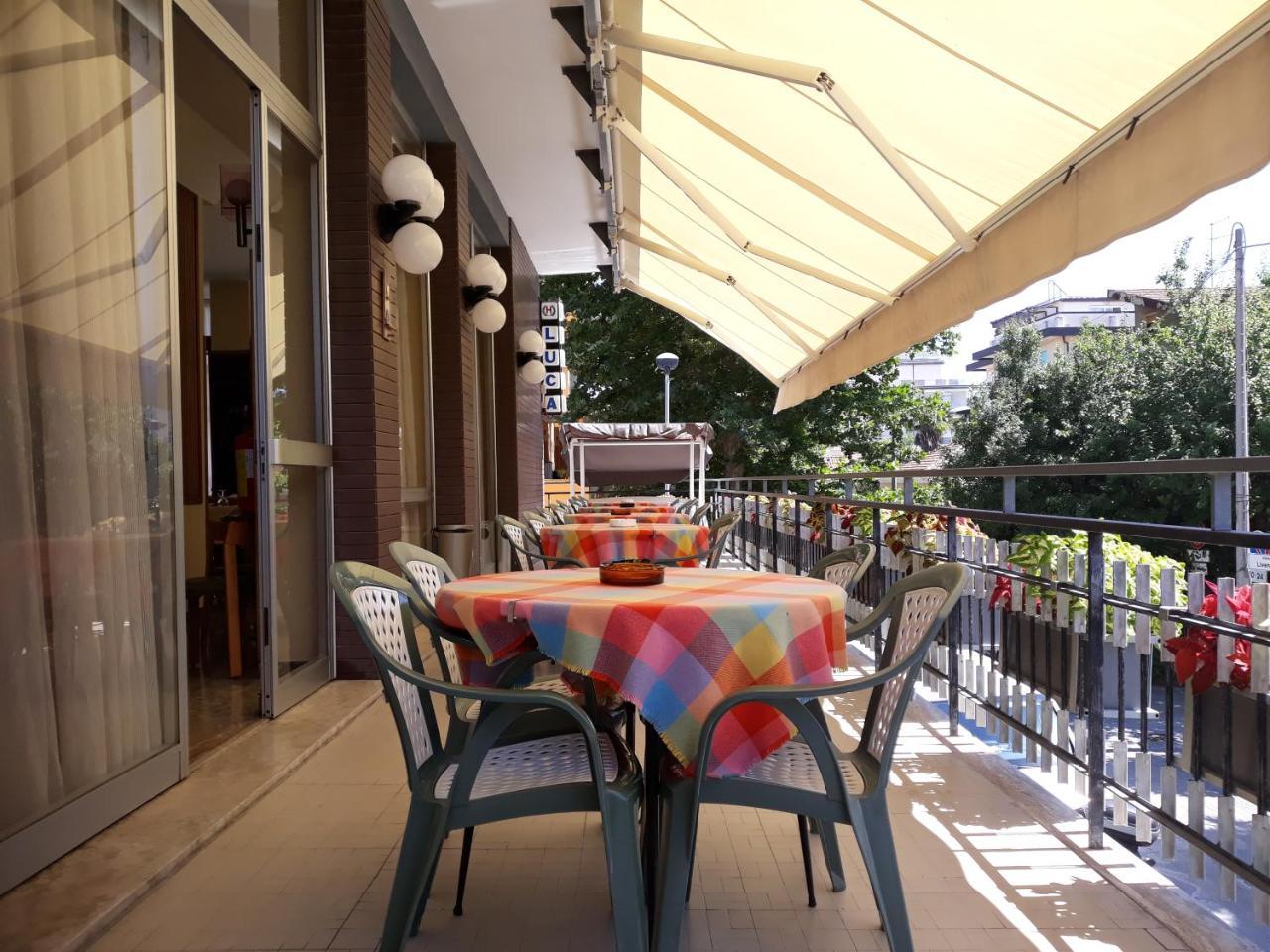 Hotel Luca ริมินี ภายนอก รูปภาพ
